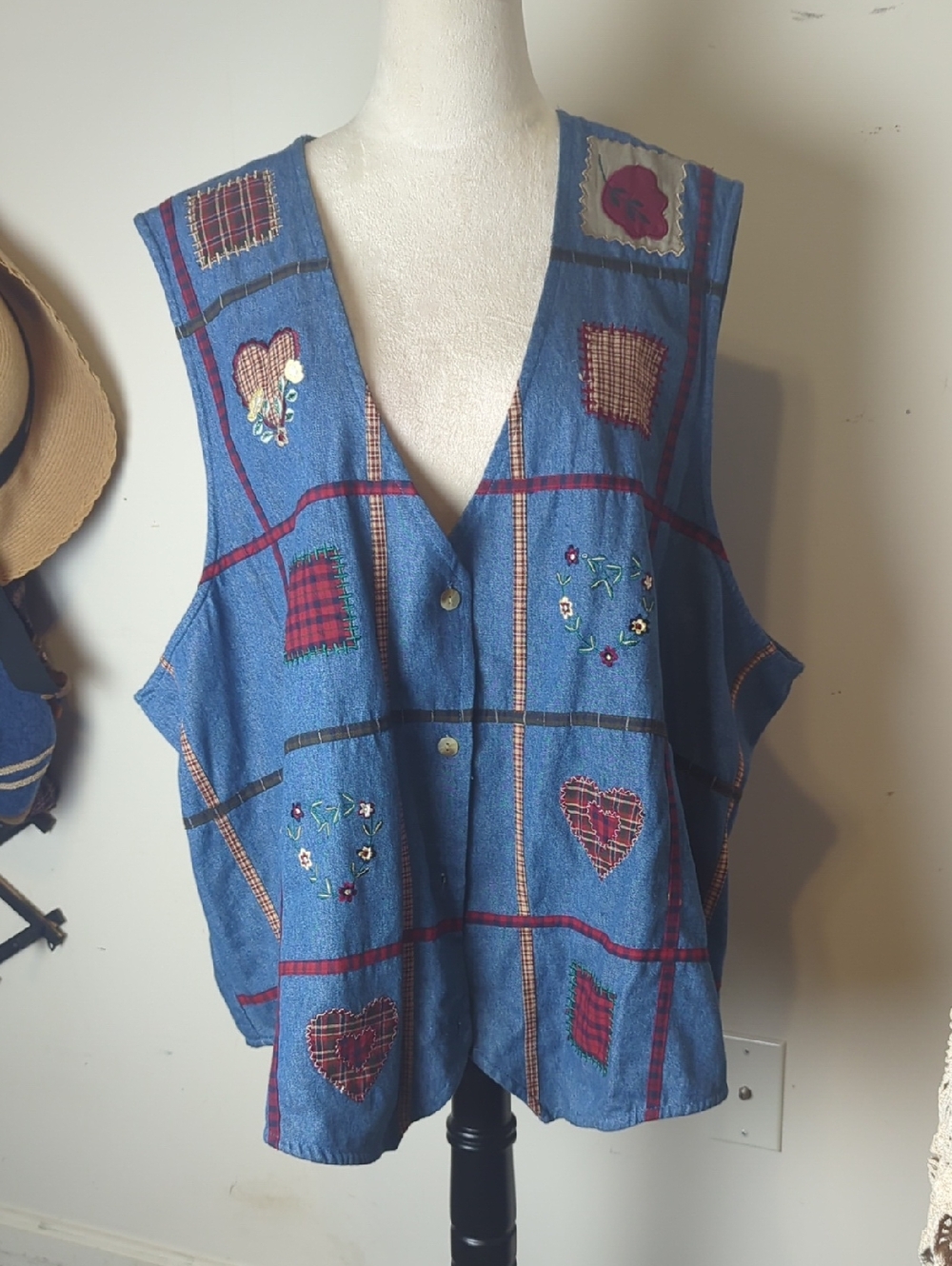 Patchwork Denim Button Down Vest  Cottagecore Embroidered Hearts  90s Folk